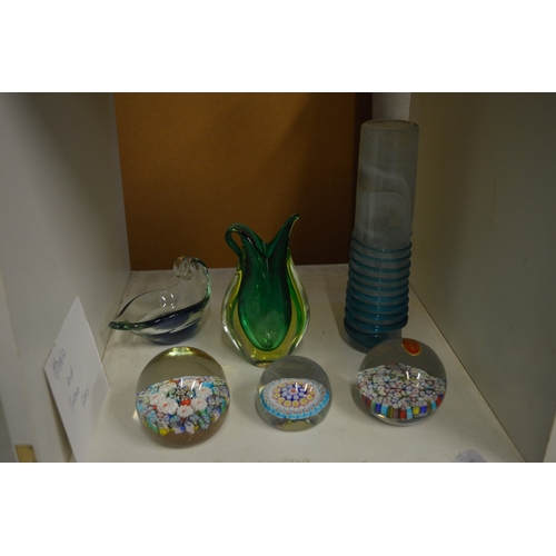84 - Mdina & Murano glass to include paperweights and vases.