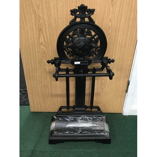 405 - A Victorian style umbrella stand (93A).