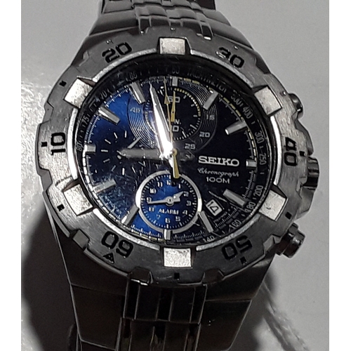 183 - A stainless steel Seiko chronograph watch.  REF 222.