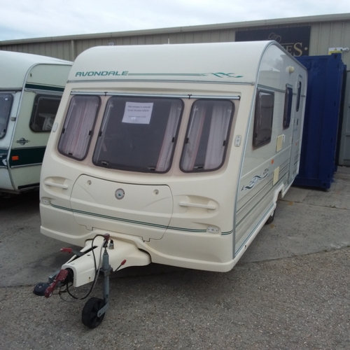 1415 - An Avondale Dart 470-4 four birth caravan from 1998. Includes contents and accessories. Full invento... 