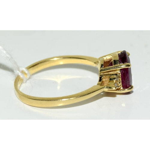 2170 - A 9ct gold ladies ruby ring, Size N. (Ref:36).