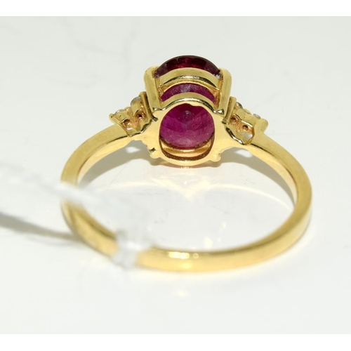 2170 - A 9ct gold ladies ruby ring, Size N. (Ref:36).