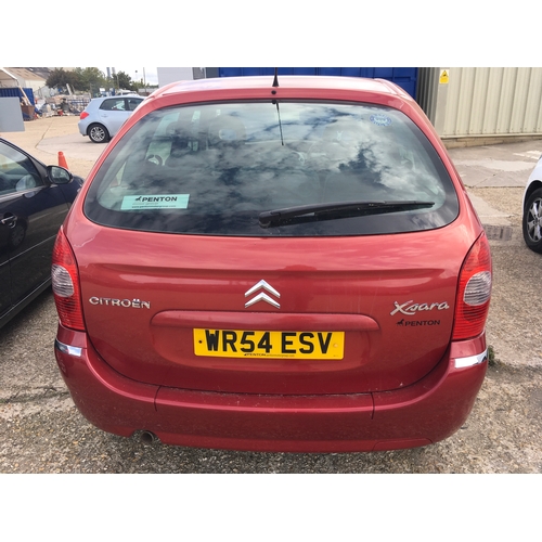 2258 - A red Citroen Picasso, registered in 2004. 1600cc.