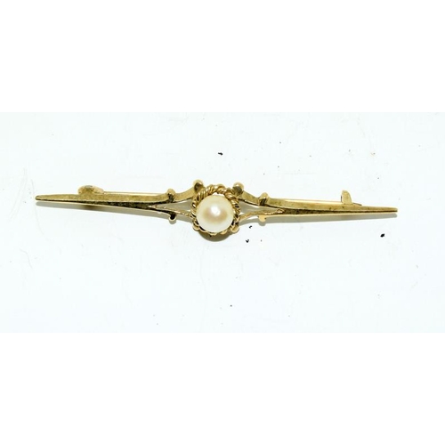 2315 - A 925 silver necklace together with a gold band and a single pearl broach.(Ref:49).