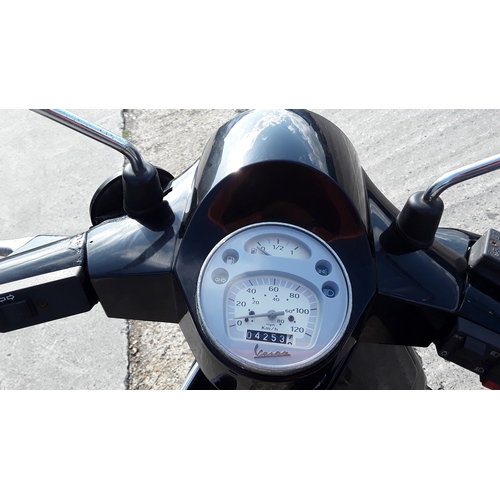 2153 - A Vespa PX125 scooter. One of the last off the line. 4253km on the clock. Recently had MOT. Paperwor... 