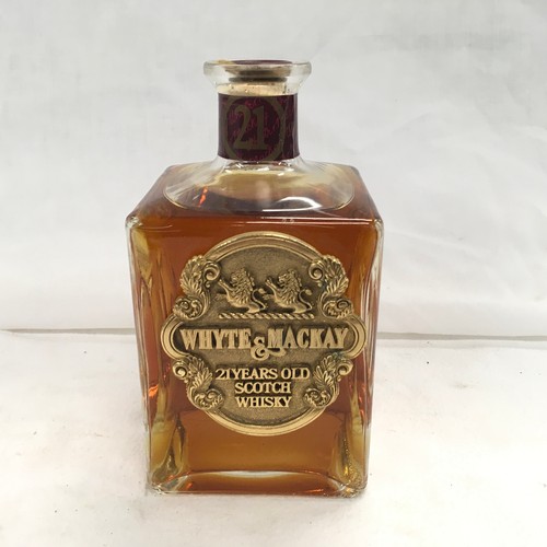 121 - A Whyte & Mackay 21 year old Scotch whisky.