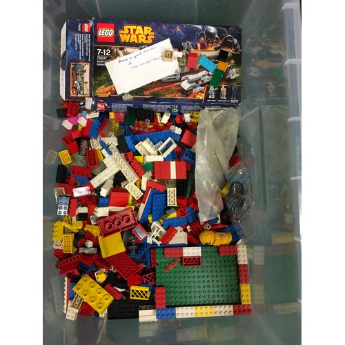 335 - Large tub of Lego.