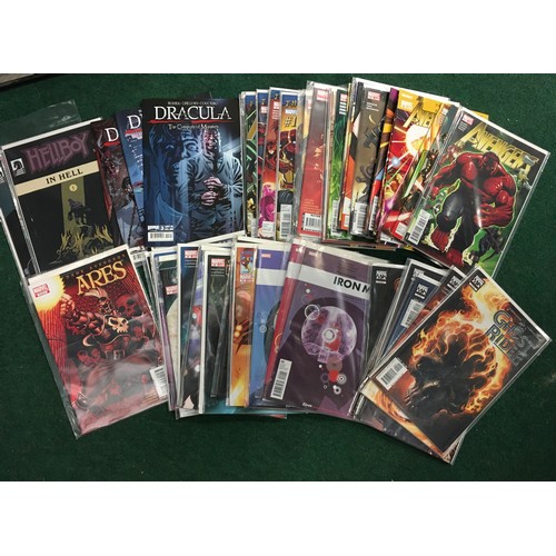 369 - Collection of 100+ Marvel, DC and other comics to include Secret Warriors, Thunderbolts, Batgirl, At... 