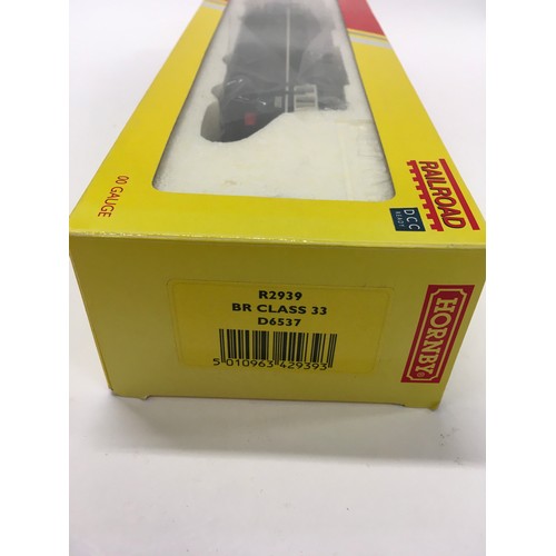 33 - Hornby OO R2939 BR Class 33 D6537 locomotive. Appears Near Mint In Excellent box.