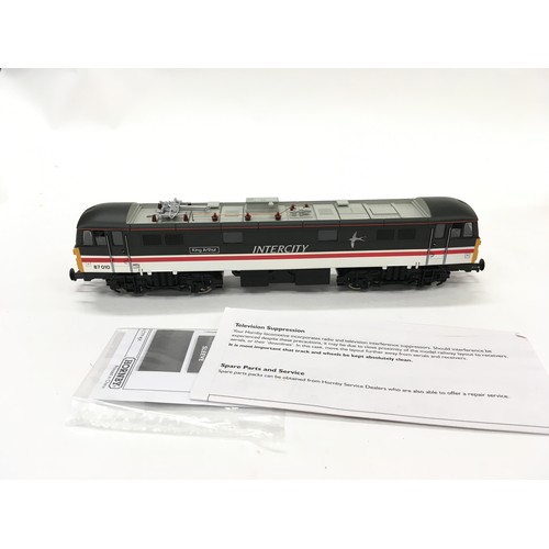 41 - Hornby OO R2787 BR Bo Bo Electruc Intercity Class 87 locomotive King Arthur 87010. Appears Excellent... 