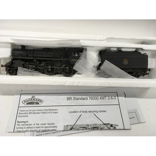 145 - Bachmann Branchline 32-950 Standard class 4MT 2-6-0 76053 & BR1B tender in BR black with early emble... 