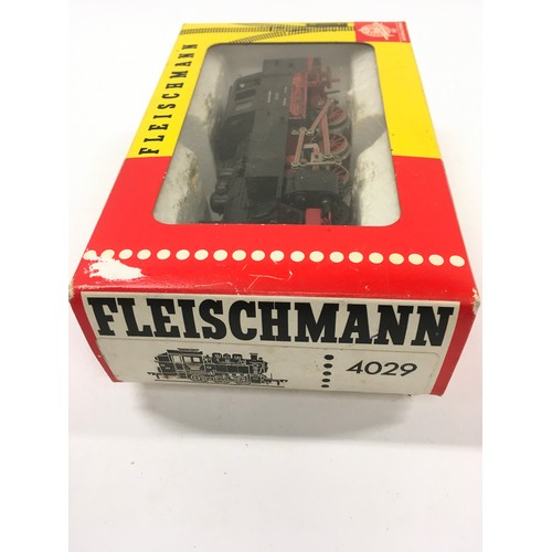 151 - Fleischmann HO metal locomotive - lights function. Good condition.