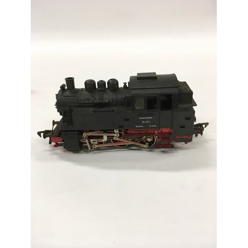 151 - Fleischmann HO metal locomotive - lights function. Good condition.