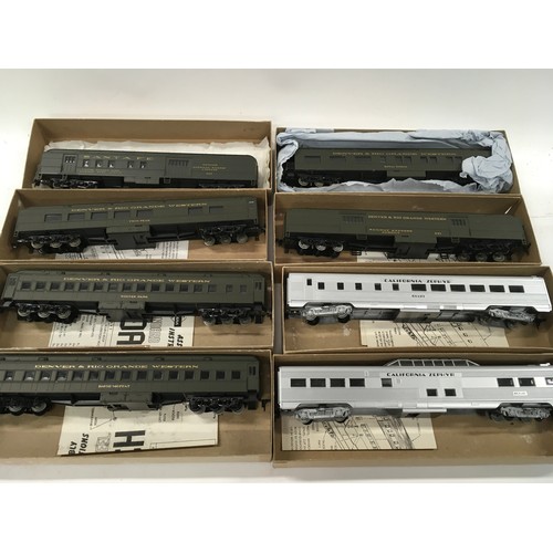 269 - 8 x Athearn HO boxed carriages. All appear Excellent.