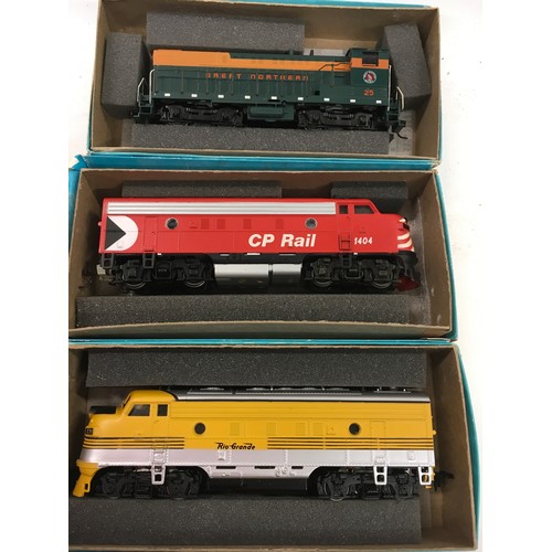 267 - 3 x Athearn HO locomotives: 3704 Great Northern #25, 3037 CP Rail #1404 and 3015 Rio Grande #771. Ge... 