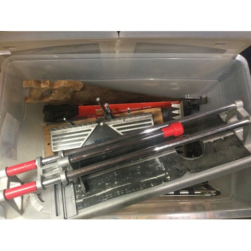 278 - Mixed box of assorted tools.