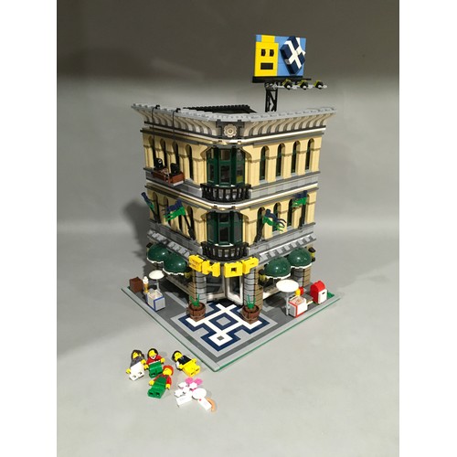 560 - Lego Modular Building set 10211 Grand Emporium with box and instruction manuals ( missing book 1 of ... 