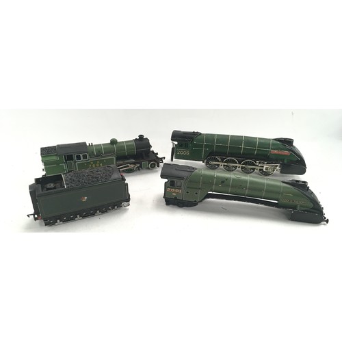 65 - Box containing Bachmann 2-6-2 LNER locomotive, 8 wheel tender amd 2 locos for spares/repairs.