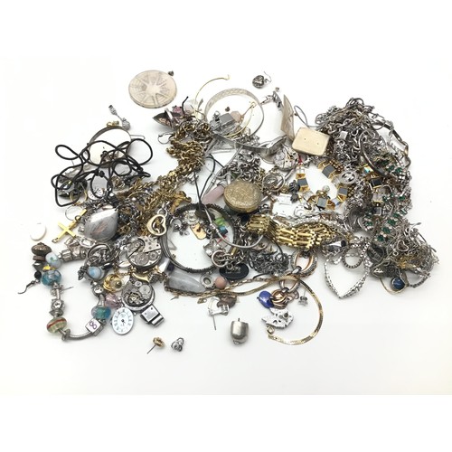 31 - Bag of various items of costume jewellery and  watches.