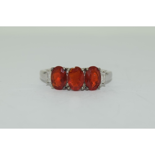 25 - 9ct white gold ladies rubalite and diamond shoulder 3 stone ring size P