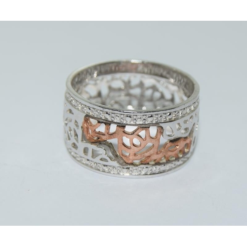 40 - Original Clogau Welsh gold and silver ring boxed size M