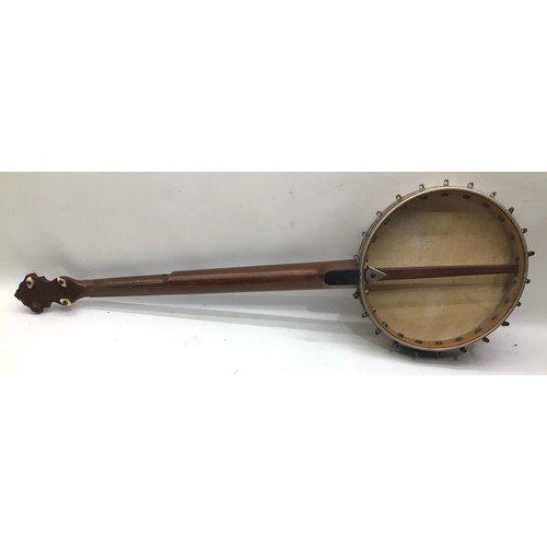 434 - VINTAGE DALLAS BANJO. Here we have a restoration project of this classic musical instrument with the... 