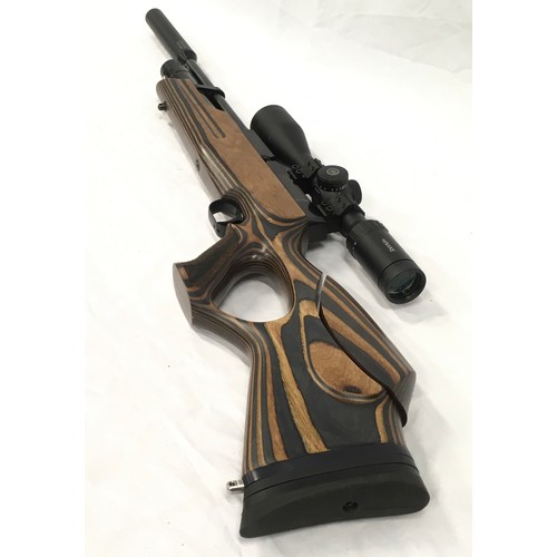 128 - Top quality Weihrauch HW100 air rifle with laminated stock in good condition. Comes with kit bag and... 
