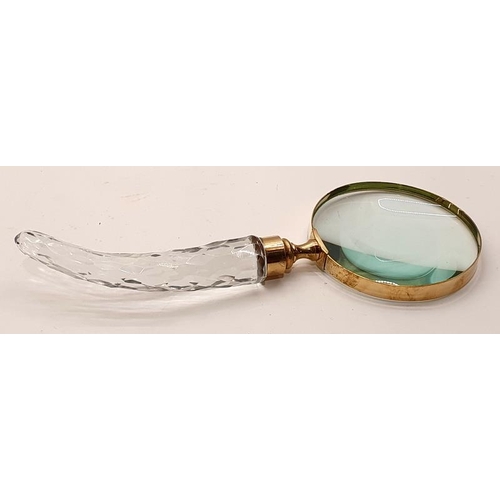 90 - Hand held Magnifying glass with brass surround