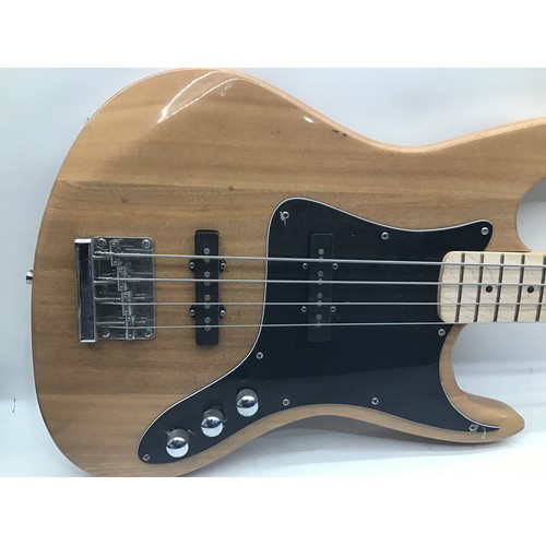 440 - GEAR 4 MUSIC BASS GUITAR. Blonde wood finished body ref model No G4M-181-175A.