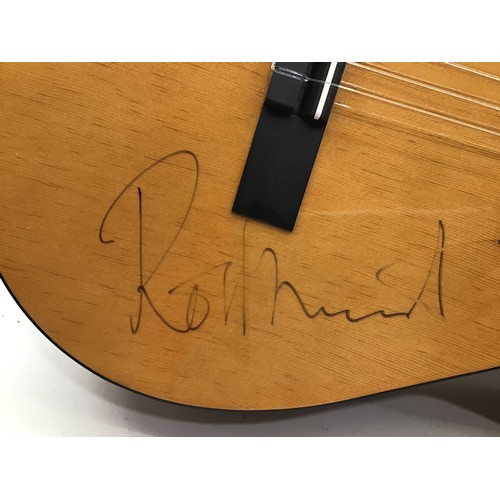 441 - ROD STEWART SIGNED GUITAR. A lovely genuine signed Rod Stewart America acoustic guitar also signed b... 