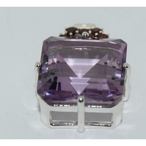 462 - Silver Amethyst and Garnet pendant necklace approx 9.5cts