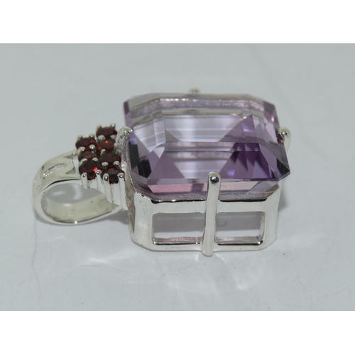 462 - Silver Amethyst and Garnet pendant necklace approx 9.5cts