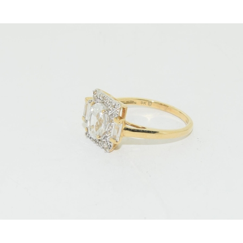 529 - 9ct white gold ladies Topaz ring size M