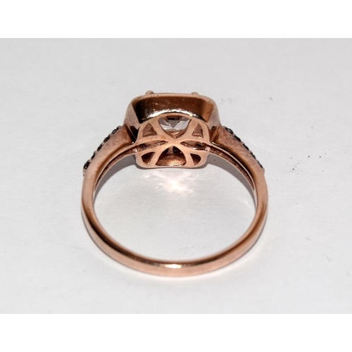 523 - Chocolate diamond rose quartz rosegold on 925 silver halo ring. Size Q.