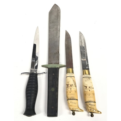 127 - Pair of daggers together with a French throwing knife and one other (4).