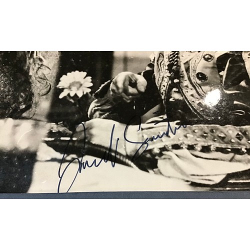 392 - FRANK SINATRA SIGNED B/W PHOTO FROM THE BBC PICTURE LIBRARY. Frank Sinatra plays the kissing (and si... 