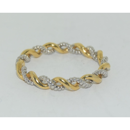 491 - A 925 silver and gold on silver rope twist ring Size R