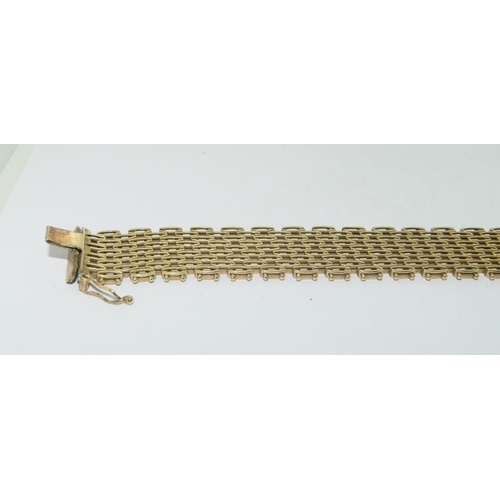 428 - A Vintage heavy gold on silver Modernist Italian Designer bracelet.