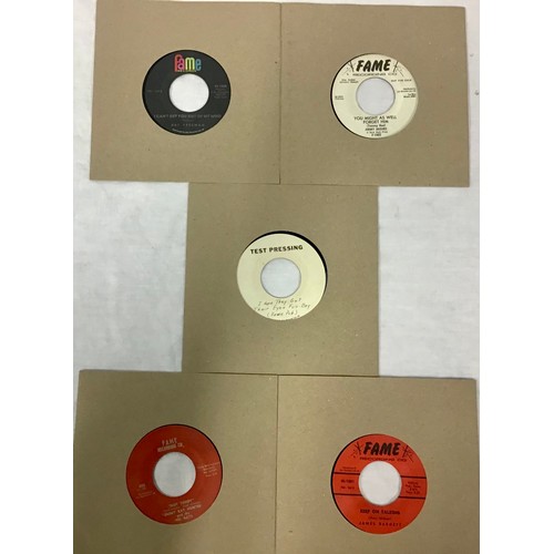 205 - THE FAME SINGLES BOX SET. 5 great Northern Soul singles presented in as new condition. Artists inclu... 