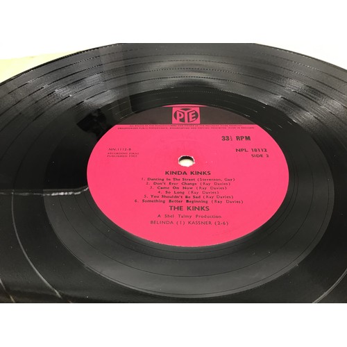 221 - THE KINKS LP ‘KINDA KINKS’. Original 1st Press Mono Vinyl Album with matrix No.s A1/B1. Record is in... 