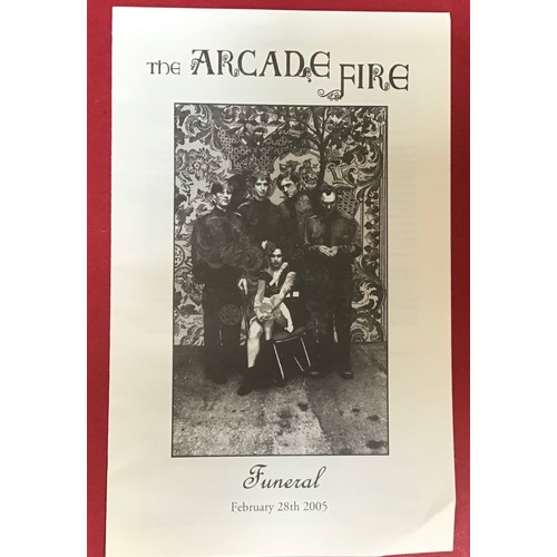 246 - ARCADE FIRE ‘FUNERAL’ LP RECORD. Great album found on the Rough Trade label RTRADLP 219 in gatefold ... 