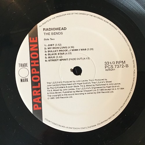 269 - RADIOHEAD LP RECORD ‘THE BENDS’. Nice collectible copy from 1995. This is a first pressing and on th... 