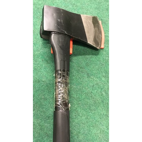 167 - Fibreglass axe and log splitter (R34)