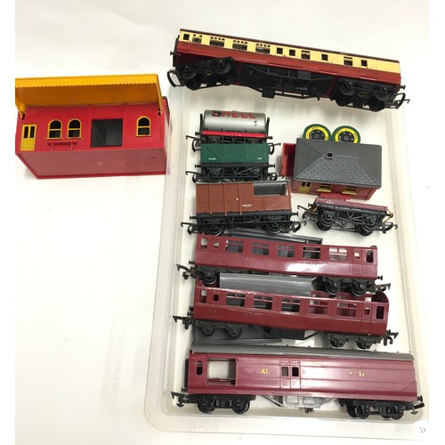 89 - Triang Accessories and rolling stock to include Telegraph Poles, Buildings, Street Lights, Kiosk, Fe... 