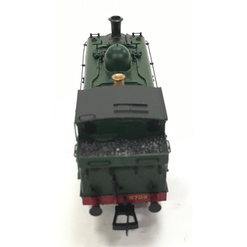 68 - Bachmann OO gauge 32-218 Class 57XX Pannier Tank 8709 locomotive Great Western Green. Appears Near M... 