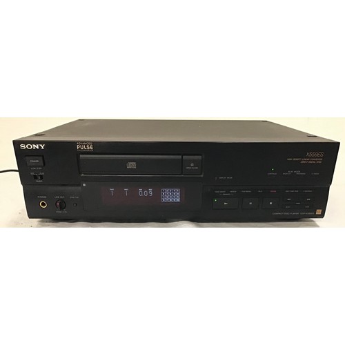121 - VINTAGE SONY COMPACT DISC PLAYER. Model No. X559ES. This is a heavy unit and powers up fine.