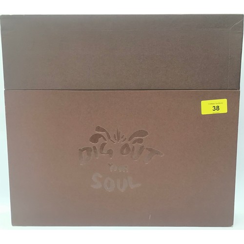 38 - OASIS - DIG OUT YOUR SOUL - BOX SET LIMITED EDITION. Deluxe 4 lp, 2 cd and 1 dvd set, all discs are ... 