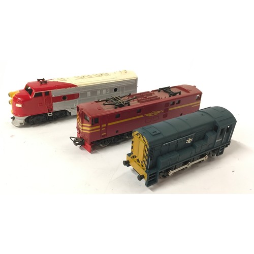 83 - 3 x OO Gauge boxed locomotives: Lima 09026 Diesel Shunter, Lima L208057 Class 5E1 E919 in red & yell... 