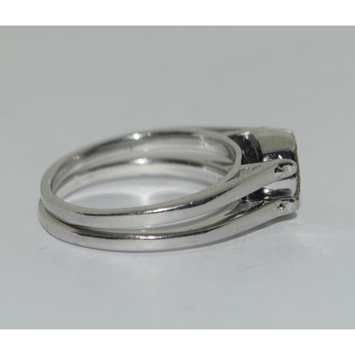 325 - 925 silver Double twist ring. Size Q.