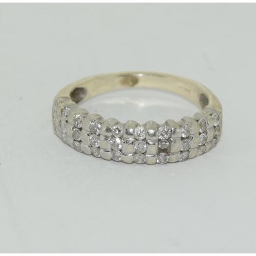 331 - 18ct white gold (tested) ladies diamond bar ring approx 0.33ct size N